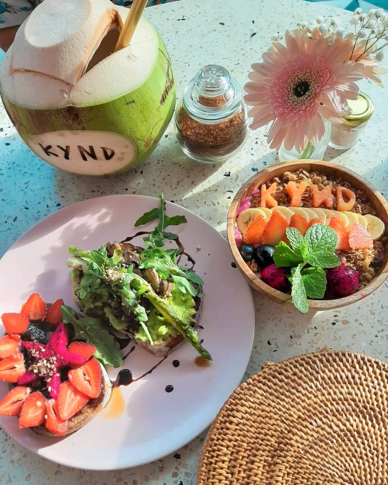 This image has an empty alt attribute; its file name is kind-community-food-.jpeg